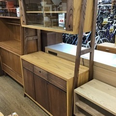 KK-86【ご来店頂ける方限定】新入荷　志岐インテリア　栴檀無垢材　キッチンキャビネット