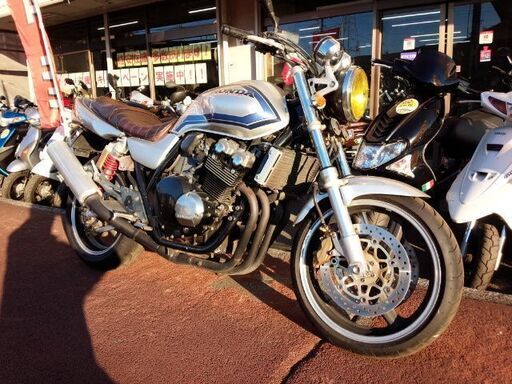 NO.4090　ＣＢ４００ＳＦＶ　水冷４サイクルＤＯＨＣ１６バルブ４気筒４００ｃｃ　ＶＴＥＣエンジン　タックロールシート　スペンサーカラー（シルバー＆ブルー）　☆彡