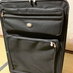 スーツケース　かなり大きい　綺麗