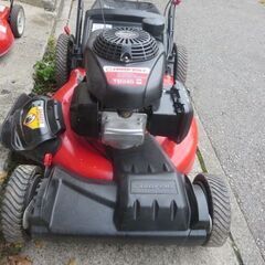 デカい芝刈り機 使用頻度少！自走芝刈り機7馬力バケット