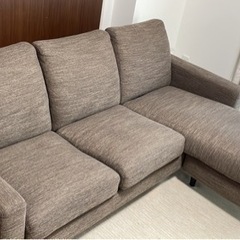 【ネット決済】ニトリのソファ　使用期間短め、形変えられます！
