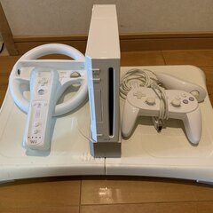 Wii本体、周辺機器、ソフトセット（マリオカート、ハルヒなど）