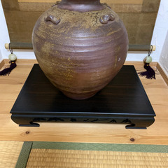 【ネット決済】黒檀花壇付き　備前焼花瓶