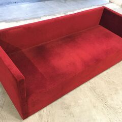 相合家具製作所の赤いソファー