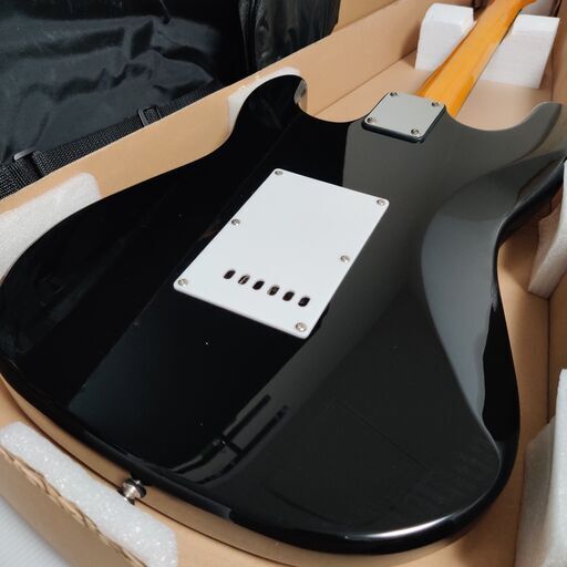 未使用品 エレキギター ストラトキャスター