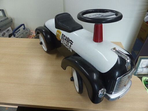 乗用玩具 足けり おもちゃ 車 乗り物 四輪車 対象年齢2歳 4歳 屋内 屋外 キッズライドオンカー 警視庁 買取 やたがらす 鈴鹿のキッズ用品 その他 の中古あげます 譲ります ジモティーで不用品の処分