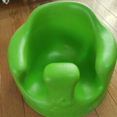  Bumbo（バンボ）赤ちゃん用の椅子