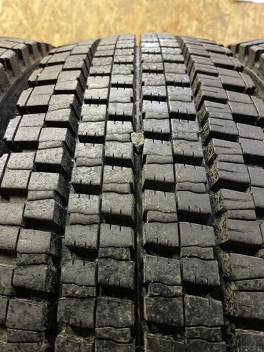 スタッドレスアルミホイール付き 4本セット9R19.5 バリ山マイクロバス