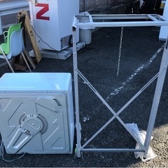 ◇2019年製◇スタンド付き！良品◇衣類乾燥機 HITACHI 日立 4kg DE-
