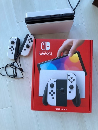 【値下げ】Nintendo Switch有機ELホワイト＋パッケージ版ゲーム２種 【任天堂ニンテンドースイッチ】