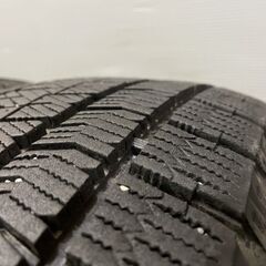 BS BLIZZAK VRX 215/60R16 16インチ スタッドレス 4本 2018年製 クラウンロイヤル ティアナ ザ・ビートル audi/Q2等　(TE565) クレジットカード QR決済可能 BS BLIZZAK VRX2 215/60R16 16インチ スタッドレス 4本 2018年製