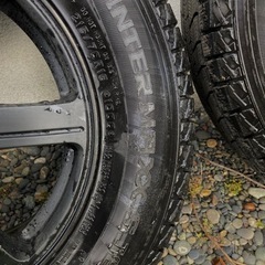 【取り引き完了】スタッドレスタイヤ　215 70 16