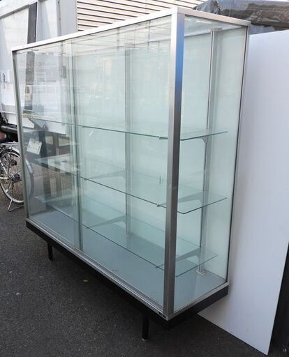 ガラスショーケース　棚板三段　店舗用什器、コレクションケースなどに　幅151.5cm
