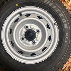 新品2021年製ブリヂストンブリザック（純正ホイル付）145R12LT 6PR