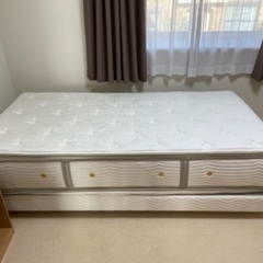 【値下げ】【美品】シモンズベッド（上位種：カスタムロイヤル）