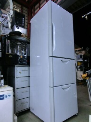 E267　日立　冷蔵庫３ドア　自動製氷　３０２L　  型番R-S30AMV