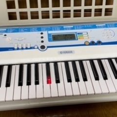 YAMAHA 電子ピアノ　EZ-J200 中古品