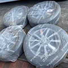 215/60/17  ホイール付きスタッドレス、ヨコハマタイヤ