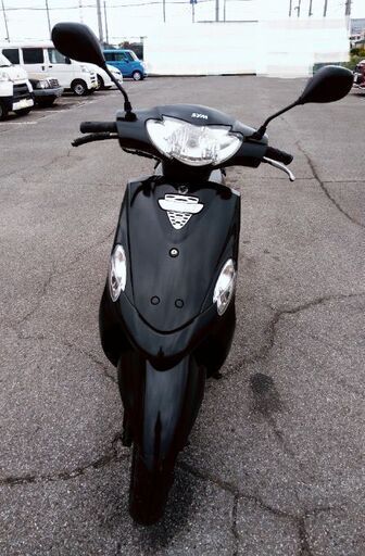 優れたエンジン。 2017年モデル。 SYM（Xpro）風。 バイクは高速です。 フロントタイヤは新品です。 バッテリーは新品です。 フロントブレーキパッドはほぼ新品です。 サイドスタンド 。 11218キロ。