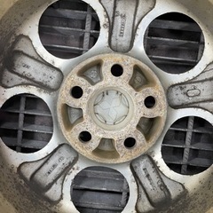 三菱純正　スタッドレスタイヤ215/70R16