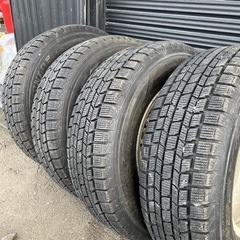 バリ山215/70R15 DUNLOP DSX-2 スタッドレスタイヤホイールセット　ハイエース等