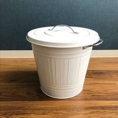 【本日11/26限定】ふた付き ゴミ箱  缶　IKEA  KNO...