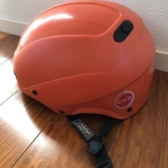 スノーボード用ヘルメット　red skycap イタリア製