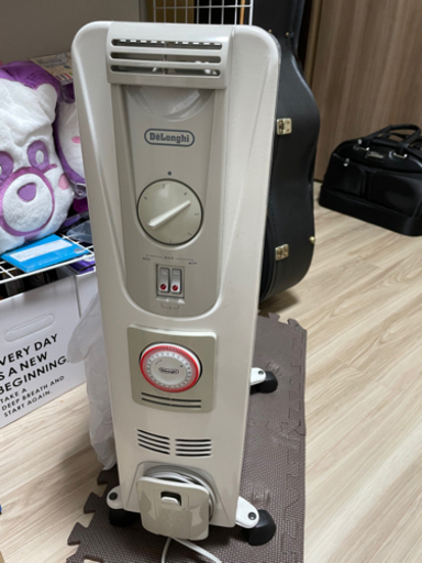 中古】▽デロンギ オイルヒーター TDD0712W (19942) デロンギ製 年式