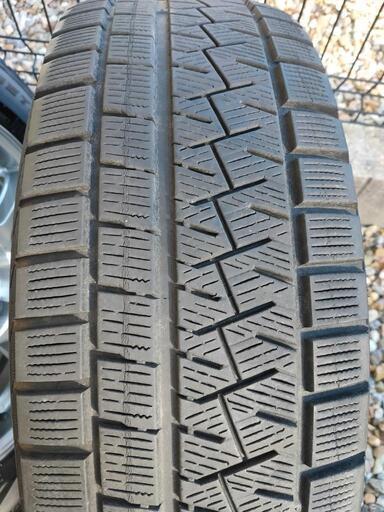 スノータイヤ中古。ワンシーズンのみ仕様。サイズ195/65R15