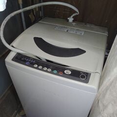 【報酬:1000円】不要になった洗濯機貰って下さい！