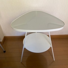 【ネット決済】IKEA サイドテーブル　高さ57センチ