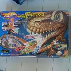 恐竜サーキット おもちゃ トミカ