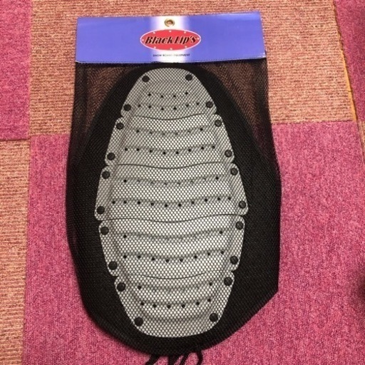 背面プロテクター