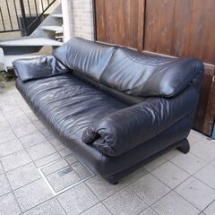 イタリアのメーカーPoltromec(ポルトロメック)のジェミニ 総皮革 2シーターソファーです。背もたれ可動式のハイバック2人掛けソファー。IDC大塚家具取り扱いのワイドソファーです♪②BK368