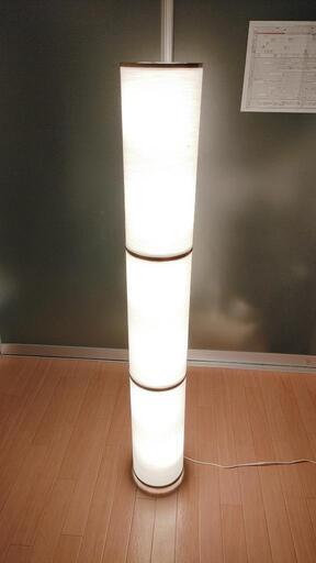 IKEA イケア ヴィジャ　フロアランプ 　ホワイト＋IKEA LEDARE LED電球E17６個入り