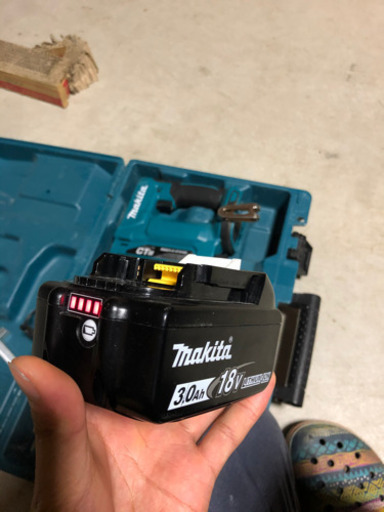 マキタ ST312D 充電式タッカー 18V ジャンク