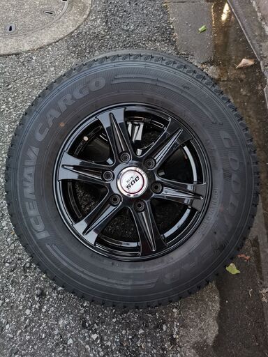 最新発見 ハイエース D.O.S ホイール 215/65R16 GW値引き応談可 タイヤ