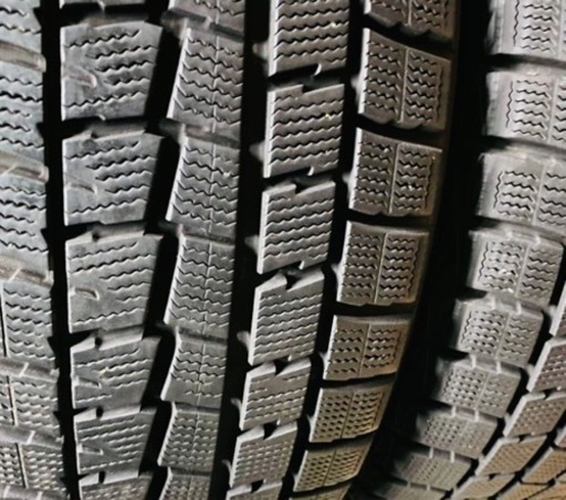 ダンロップ製4本セットバリ溝 スタッドレス 17インチ用 215/55R17