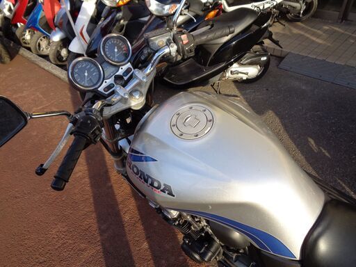 NO.4100　ＣＢ４００ＳＦＶ　水冷４サイクルＤＯＨＣ１６バルブ４気筒４００ｃｃ　ＶＴＥＣエンジン　スペンサーカラー（シルバー＆ブルー）　☆彡