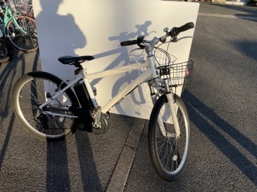 電動アシスト自転車　スポーツタイプ　アルミフレーム　シロ（26インチ）パナソニック