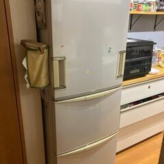 シャープ　どっちもドア冷蔵庫　SJ-WA35J 無料で譲ります。
