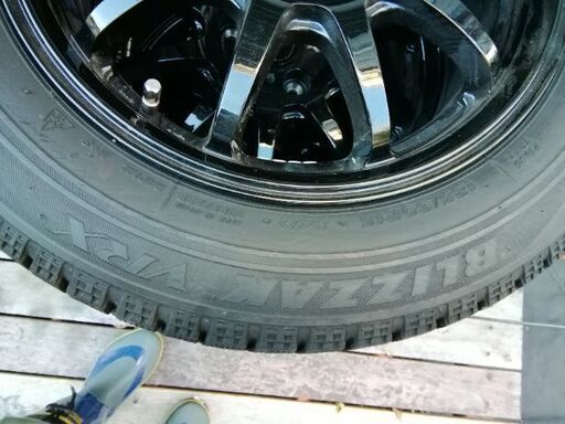 値下げしました。スタッドレスタイヤ 185/60R15 ホイール付き 値下げしました。スタッドレスタイヤ 185⁄60R15 ホイール付き 中古 185