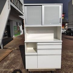 松田家具　白エナメル塗装　キッチンボード　食器棚『美品中古』W1165 　【リサイクルショップサルフ】 松田家具 白エナメル塗装 キッチンボード 食器棚『美品中古』W1165