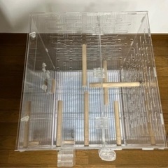 アクリルのケージ