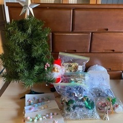 【中古品】クリスマスツリーと飾りつけ色々セット