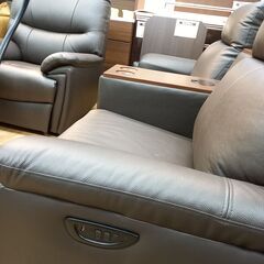 G5072　電動リクライニングソファー　応接　高級ソファー　使用２ヶ月　極上美品！　３点セット　別売り不可　ヤマダ電機　各ソファUSB＆USB-C差込口あり　送料B　家具　札幌　プラクラ南9条店　カード決済可能　新品定価230,000円