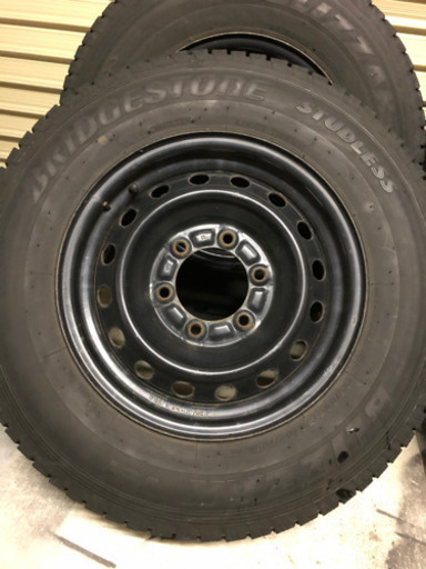 価格交渉可　ハイエース　ブリザック　2018年製造　195/80r16