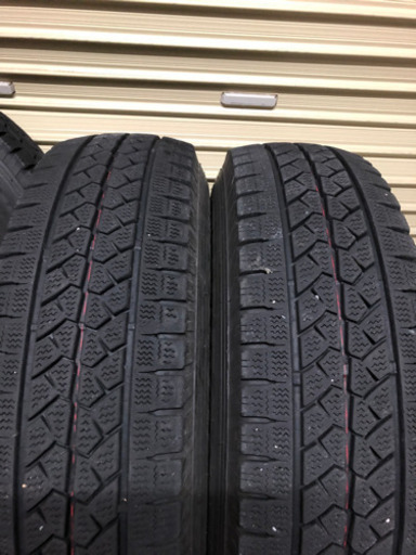 価格交渉可　ハイエース　ブリザック　2018年製造　195/80r16