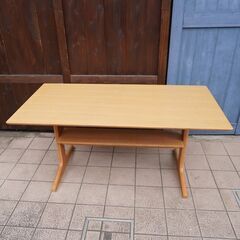 無印良品(MUJI)のリビングでもダイニングでもつかえるテーブル/オーク 