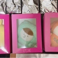 IZ*ONEグッズまとめてお譲り ペンライト、トレカ、ファンクラブ特典